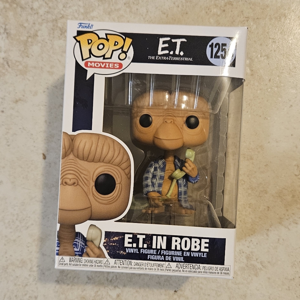Funko Pop E.T. in Robe Vinyl Figure